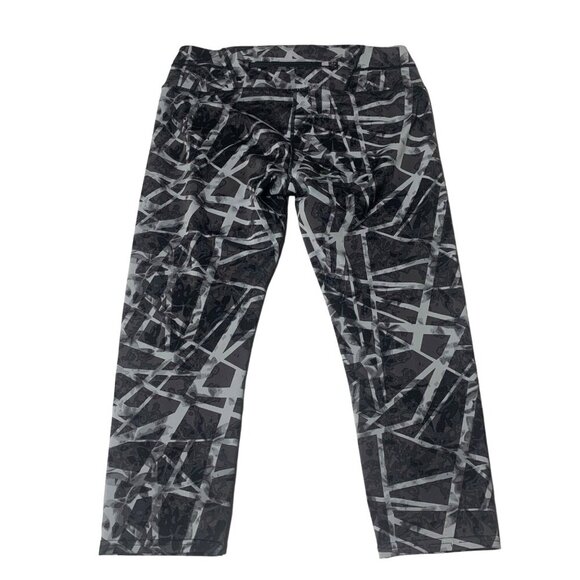 Athleta Women's Black & White Floral Geo Sonar Capri Leggings Size Medium - Picture 3 of 8